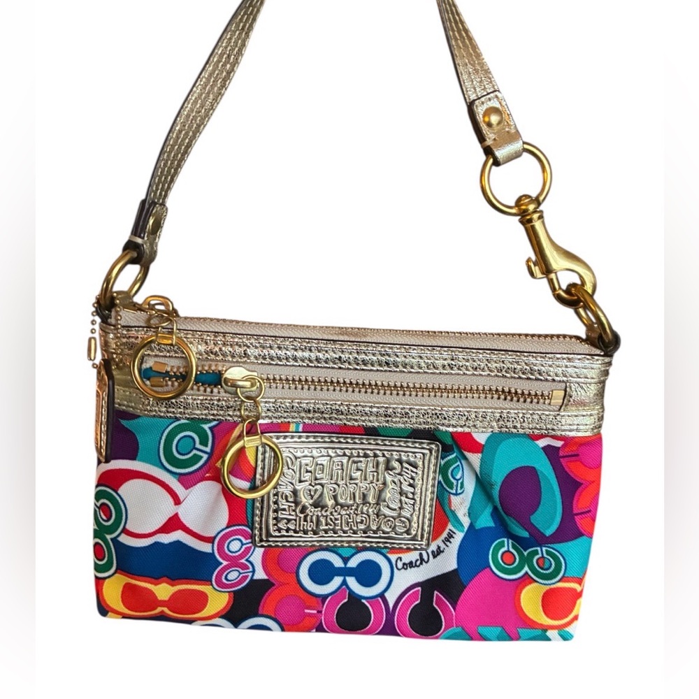 COACH Poppy Wristlet
